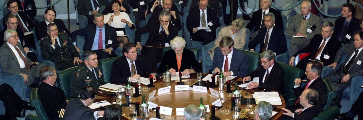 1996-02-17t120000z_1310150323_pbeahumspcg_rtrmadp_3_yugoslavia