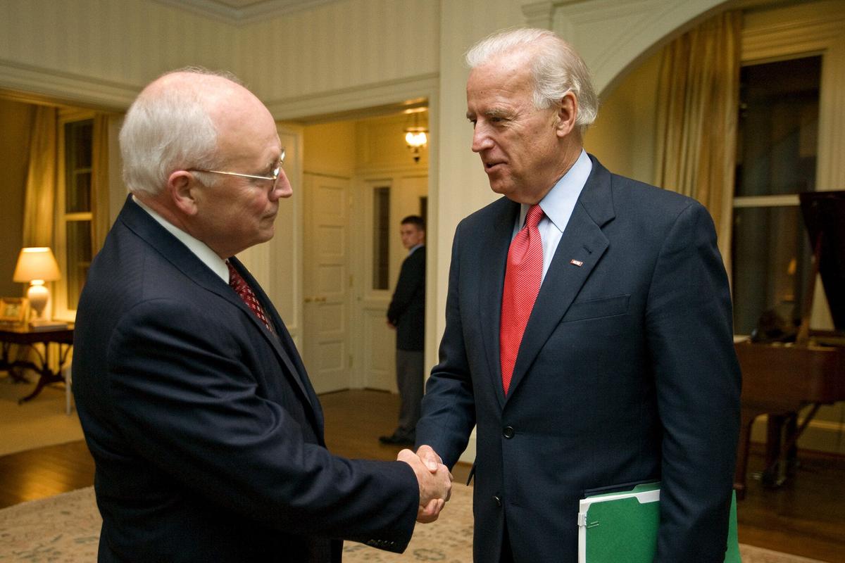 2008-11-14t120000z_1387037930_gm1e4be0pn201_rtrmadp_3_usa-obama-biden-e1679233778570