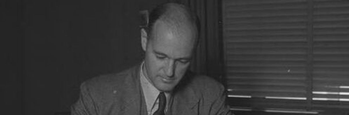 2015-04-28t103526z_1_lva1t9ezlketgsulzti5mwnlnhzy_rtrwnev_e_dean-acheson-protests-against-soviet-ban-of-ambassador-kennan-e1635181754737