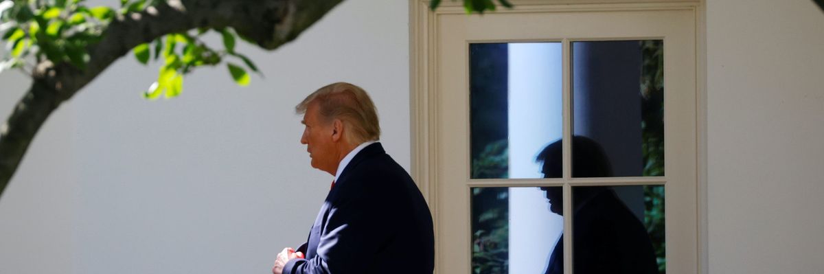 2020-10-02t142332z_1441300656_rc2eaj9frhic_rtrmadp_3_health-coronavirus-usa-trump2-scaled