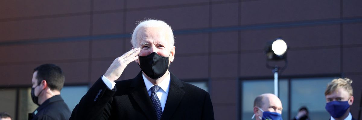 2021-01-19t212137z_1_lynxmpeh0i1kf_rtroptp_4_usa-biden-national-guard-scaled