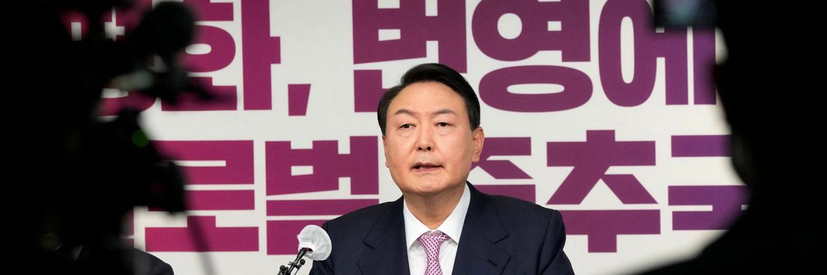 2022-01-24t040415z_1139709522_rc2e5s9dpphn_rtrmadp_3_southkorea-politics-scaled