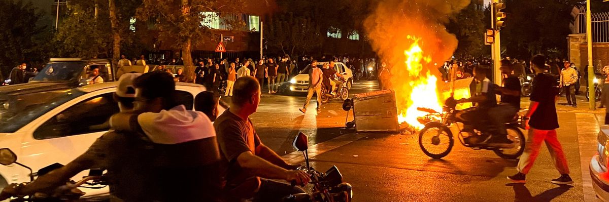 2022-09-29t200308z_1526051610_rc2fkw9rcag2_rtrmadp_3_iran-women-scaled