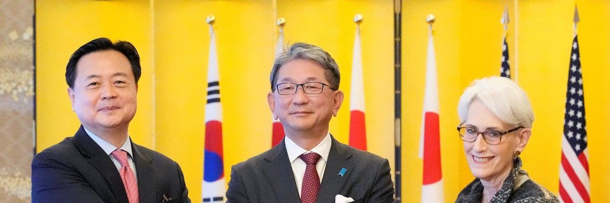 2022-10-26t013426z_1113188071_rc2o8x92lii9_rtrmadp_3_japan-usa-southkorea