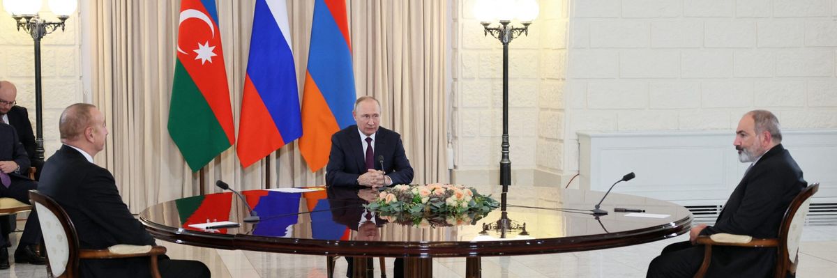 2022-10-31t190215z_567939562_rc2icx923ttp_rtrmadp_3_armenia-azerbaijan-russia-talks-scaled