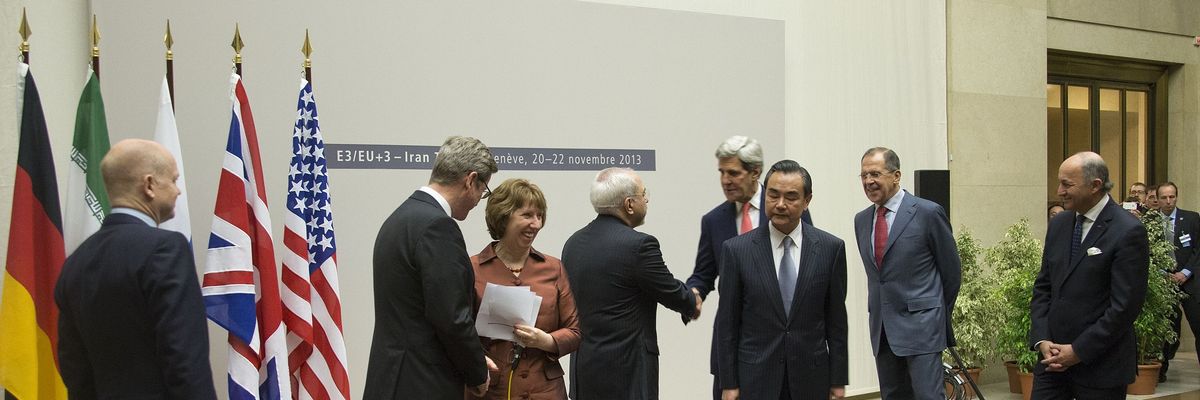 2560px-u.s._secretary_of_state_john_kerry__iranian_foreign_minister_mohammad_javad_zarif_in_geneva_switzerland_november_24_2013