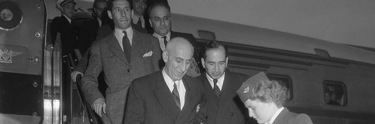 Aankomst_mossadegh_minister-president_van_iran_op_schiphol_bestanddeelnr_905-1334