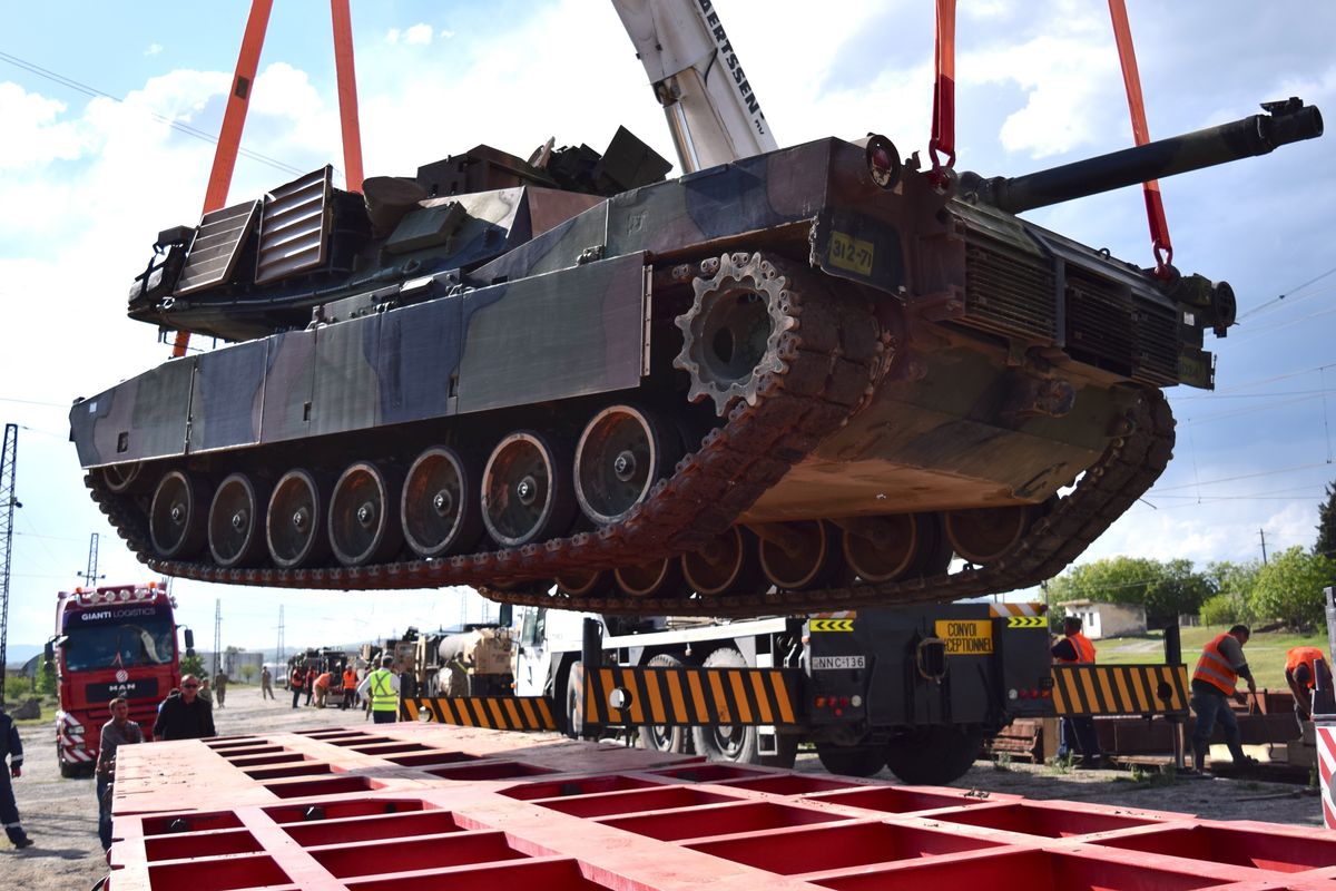 Abrams M1A2 Main Battle Tank