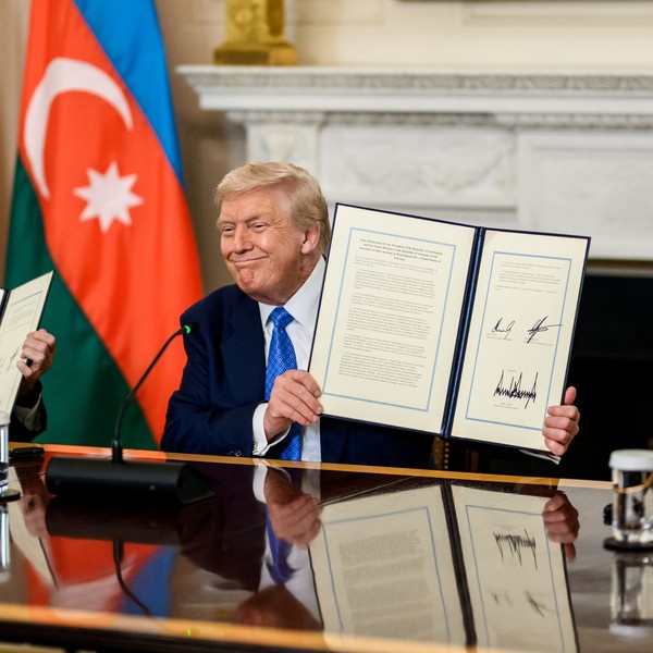 Armenia Azerbaijan white house