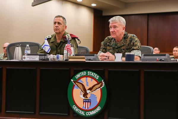 Aviv Kohavi and Gen. Kenneth F. McKenzie