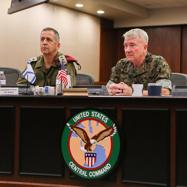 Aviv Kohavi and Gen. Kenneth F. McKenzie