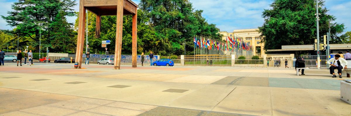 Broken-chair-shutterstock_1055765081-scaled