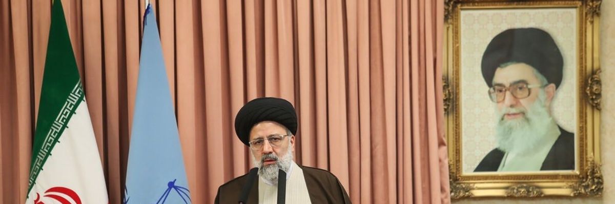 Ebrahim_raisi_inauguration_as_chief_justice_02