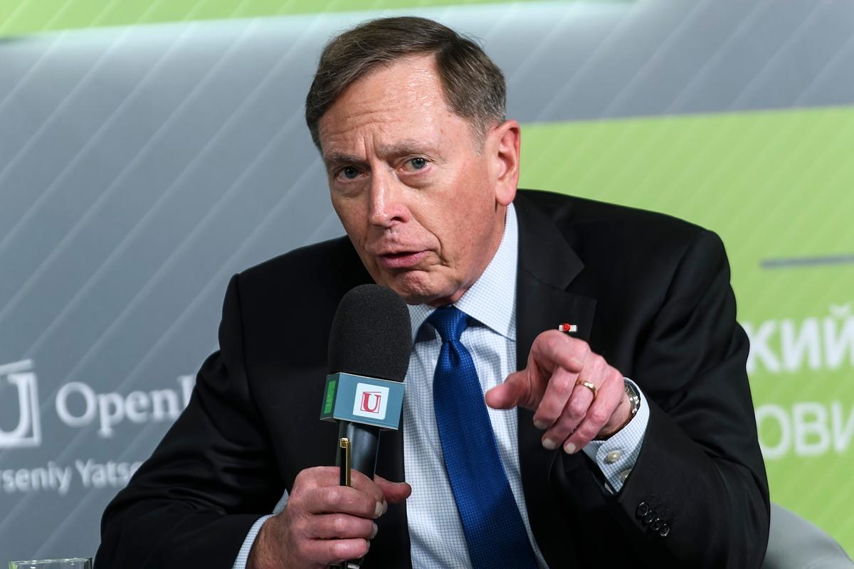 Stop Listening to David Petraeus