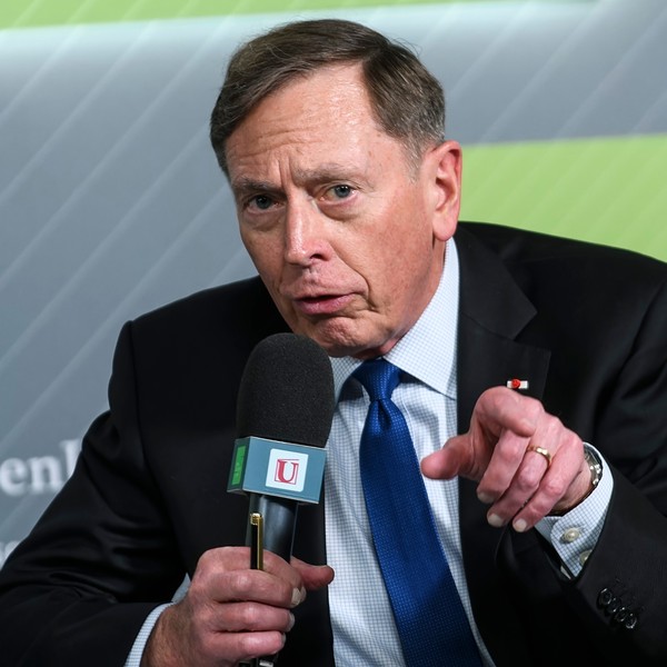 Stop Listening to David Petraeus