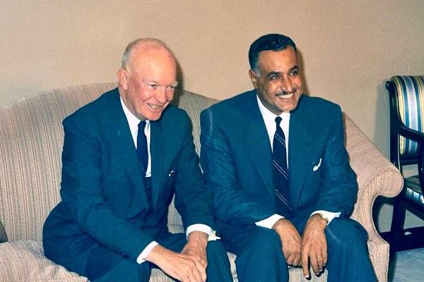 Eisenhower Nasset Suez