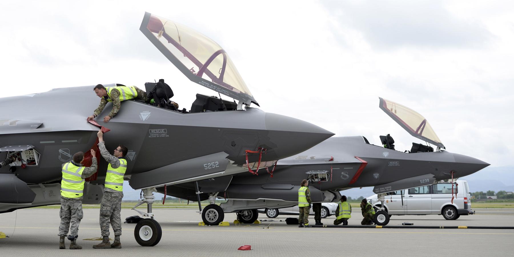 Contractors delivering F-35s with no radars and unfit for combat