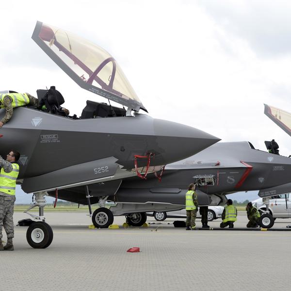 Contractors delivering F-35s with no radars and unfit for combat
