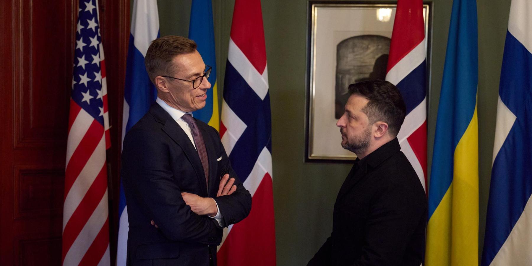 Finnish President Alexander Stubb speaks with Ukrainian President Volodymyr Zelensky