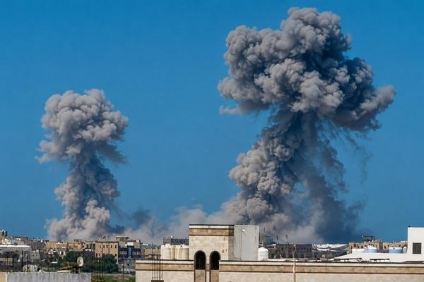 Houthi missle strikes in Mokha, Yemen