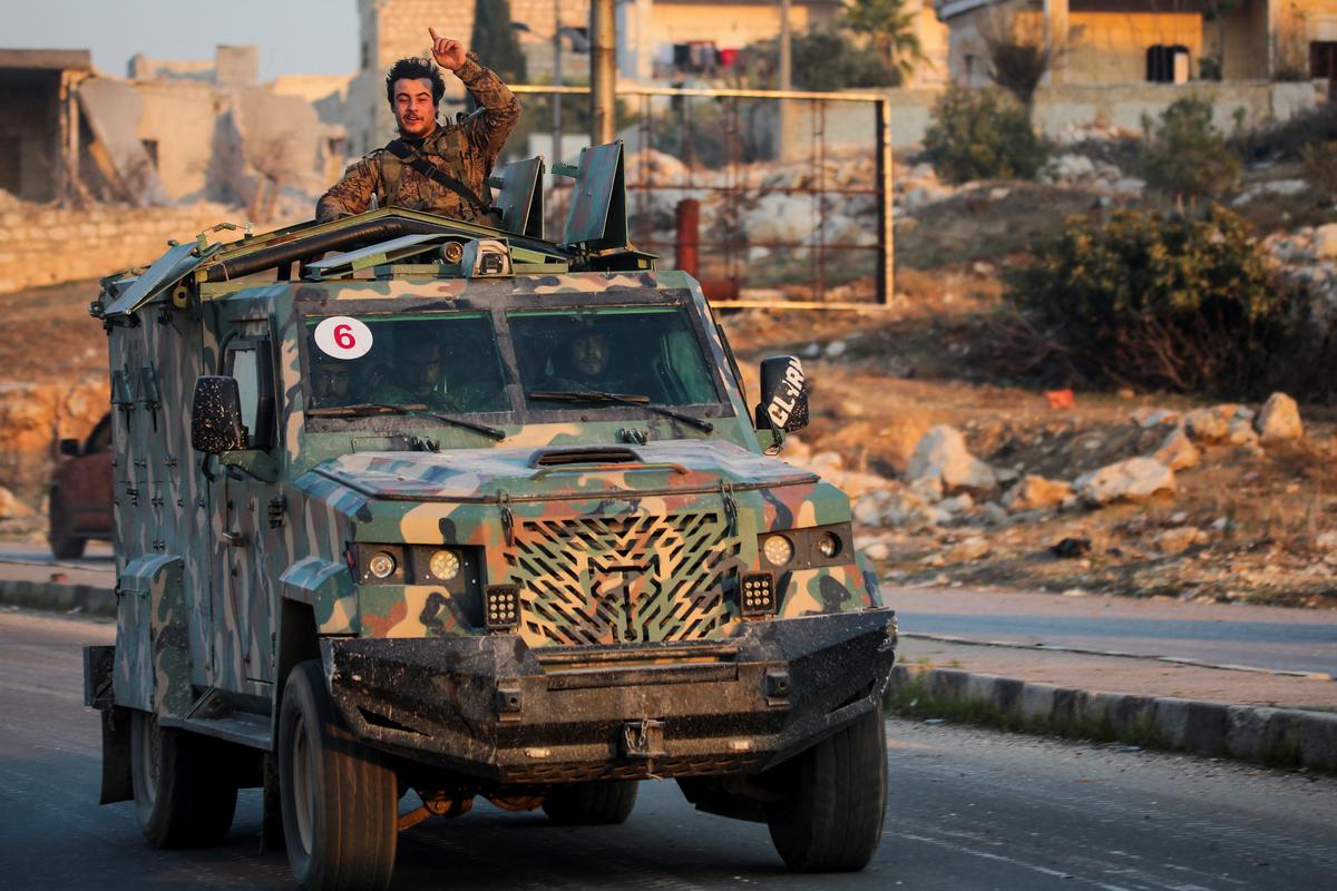 Rebels seize on Assad weakness, attack Aleppo