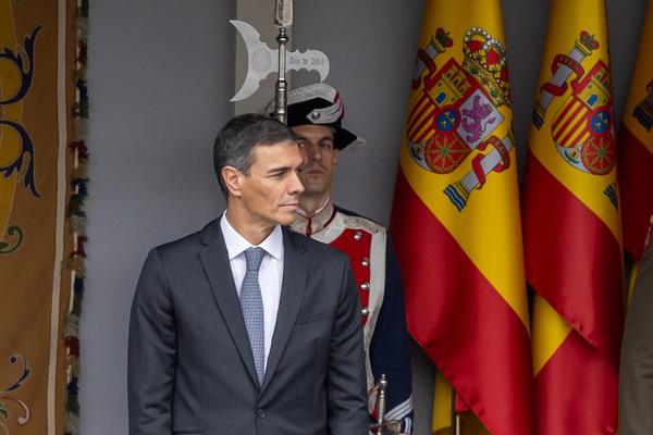 On Iran, Spain's Sanchez rises above the bowed heads of Europe