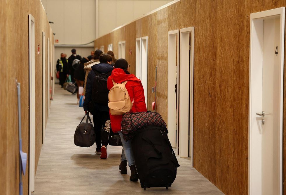 EU Governments Push to Revoke Ukrainian Men's Refugee