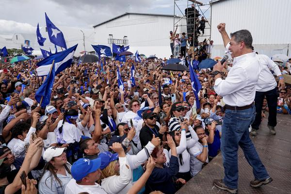 Trump's favorite drug trafficker returns triumphantly to Honduras