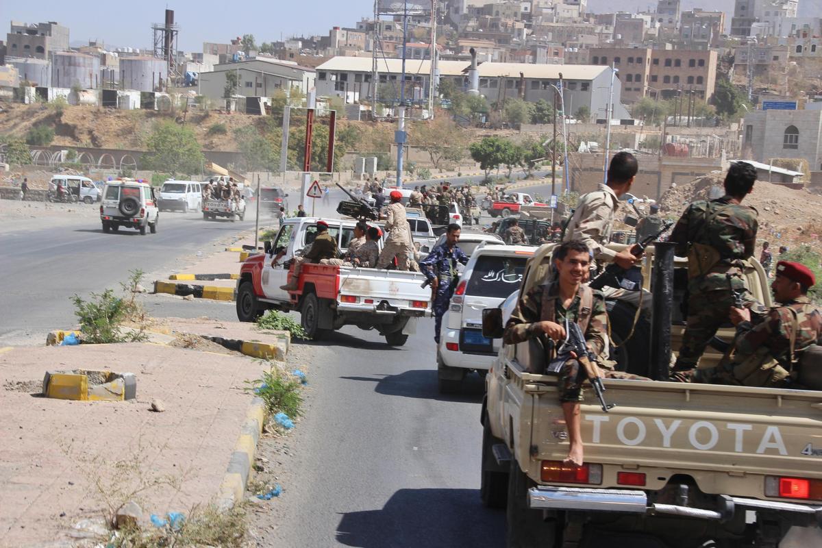 As Houthis encircle Taiz, Yemen's Saudi-backed gov't faces disaster