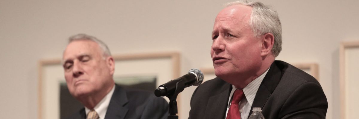 Jon_kyl__william_kristol_33193071286-scaled