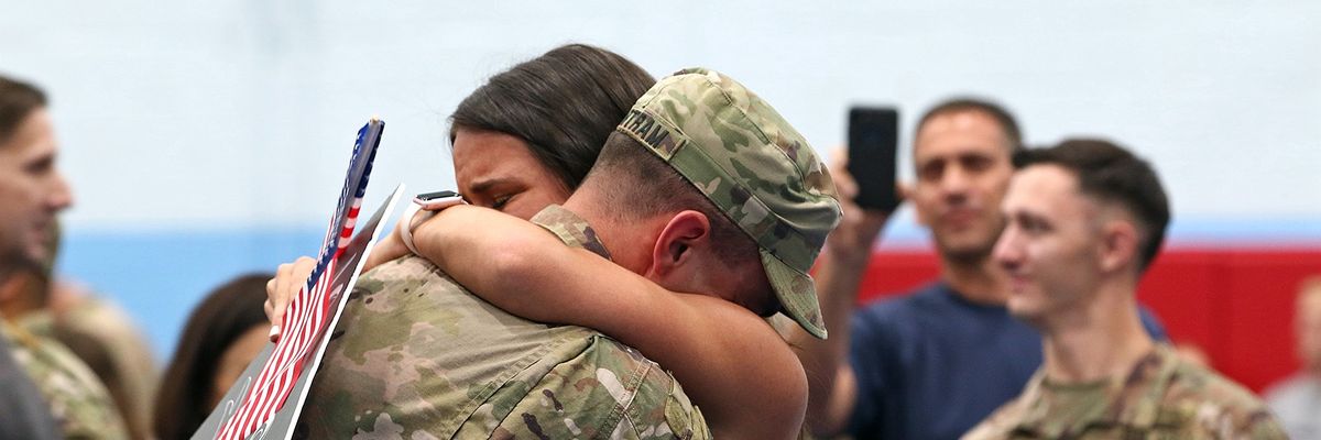 Military-welcome-home