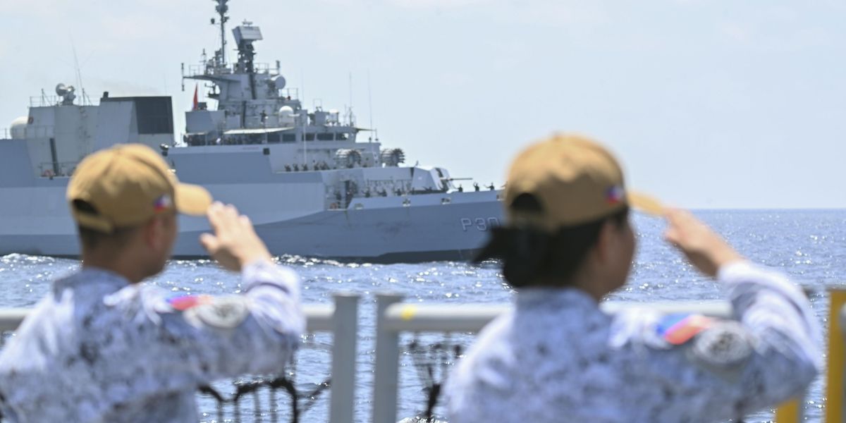 US stirring up more trouble in China-Philippines naval clash