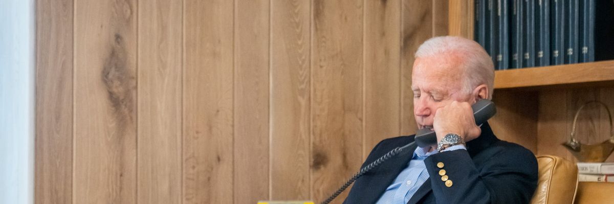 President_joe_biden_speaks_with_secretary_antony_blinken_secretary_lloyd_austin_and_national_security_advisor_jake_sullivan-scaled