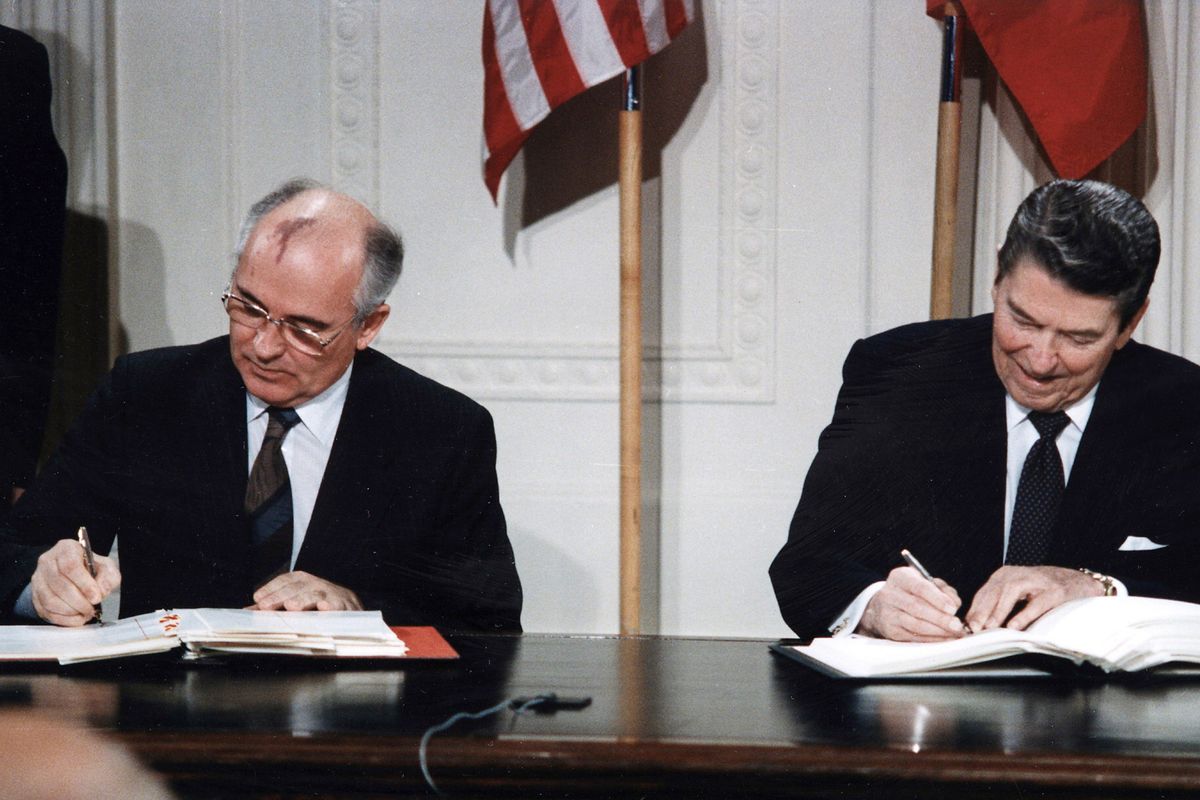 Reagan_and_gorbachev_signing-scaled