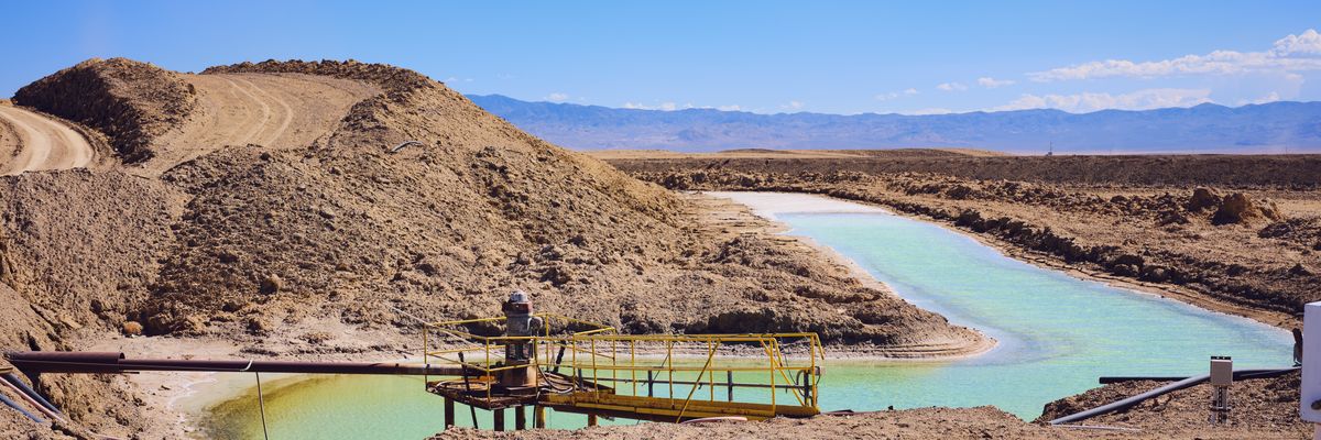 Shutterstock_1833635461