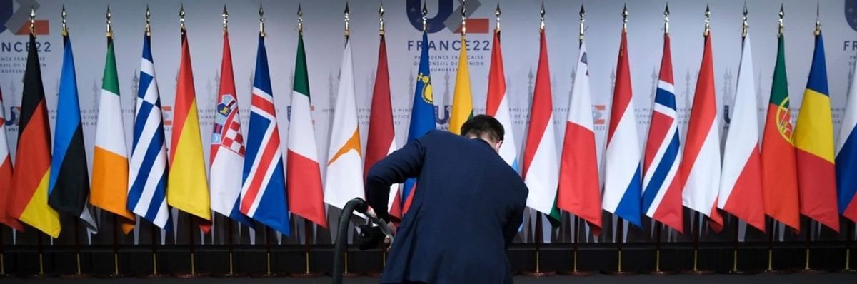 Shutterstock_2118044738