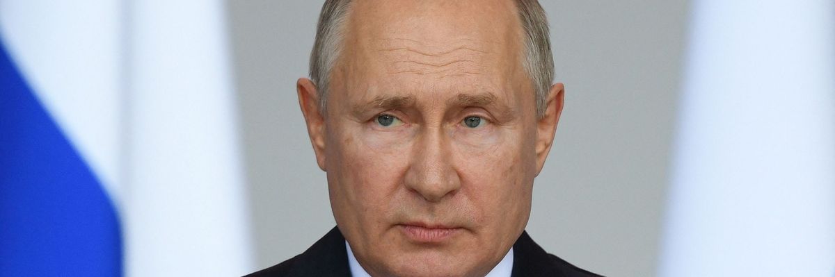 Shutterstock_2174448807