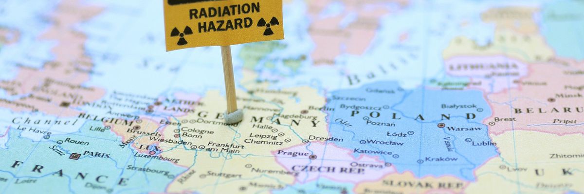 Shutterstock_355925264