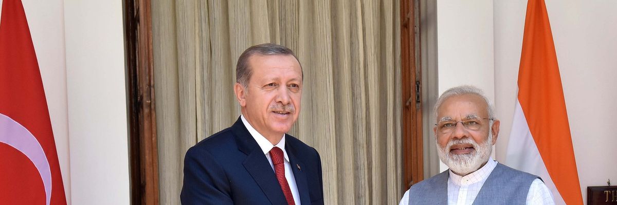 The_prime_minister_shri_narendra_modi_with_the_president_of_the_republic_of_turkey_mr._recep_tayyip_erdogan_at_hyderabad_house_in_new_delhi_on_may_01_2017