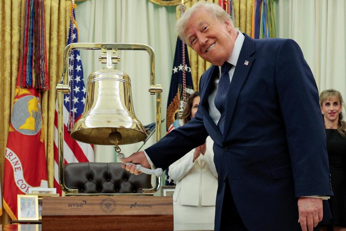 Trump wall street bell