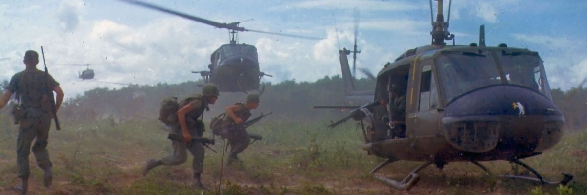 Uh-1d_helicopters_in_vietnam_1966-scaled