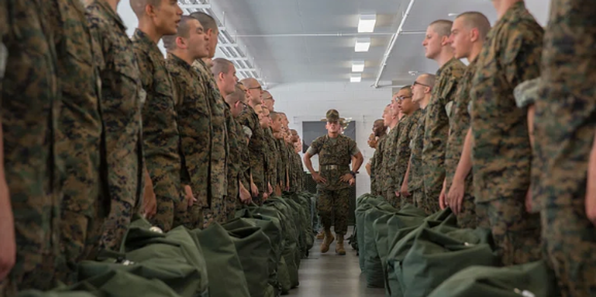 US military draft sign-ups plunge in 2 years