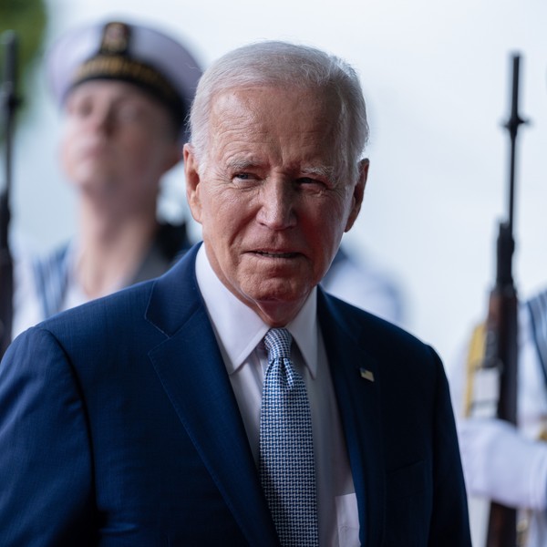 That stinks: Global opinion of US goes down the toilet