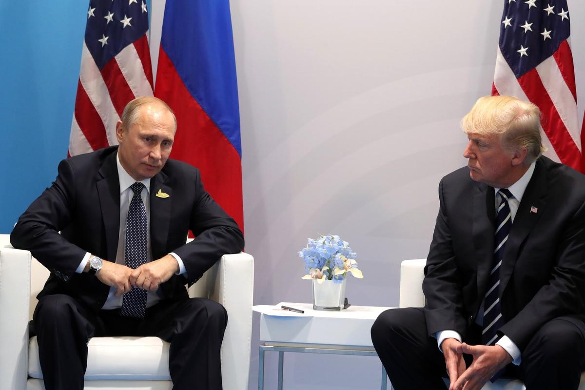 Vladimir_putin_and_donald_trump_at_the_2017_g-20_hamburg_summit_9