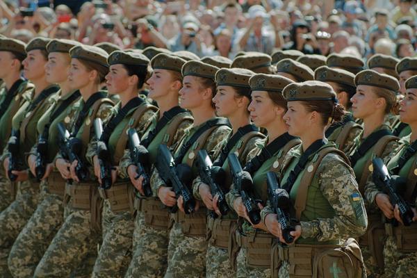 Why are Westerns hawks pushing Ukraine to draft women?